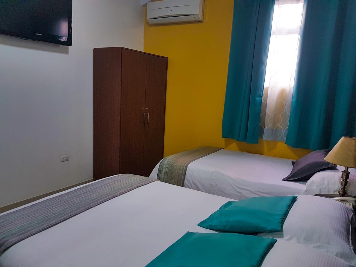 Hostal Blue Pacific Manta Eksteriør bilde