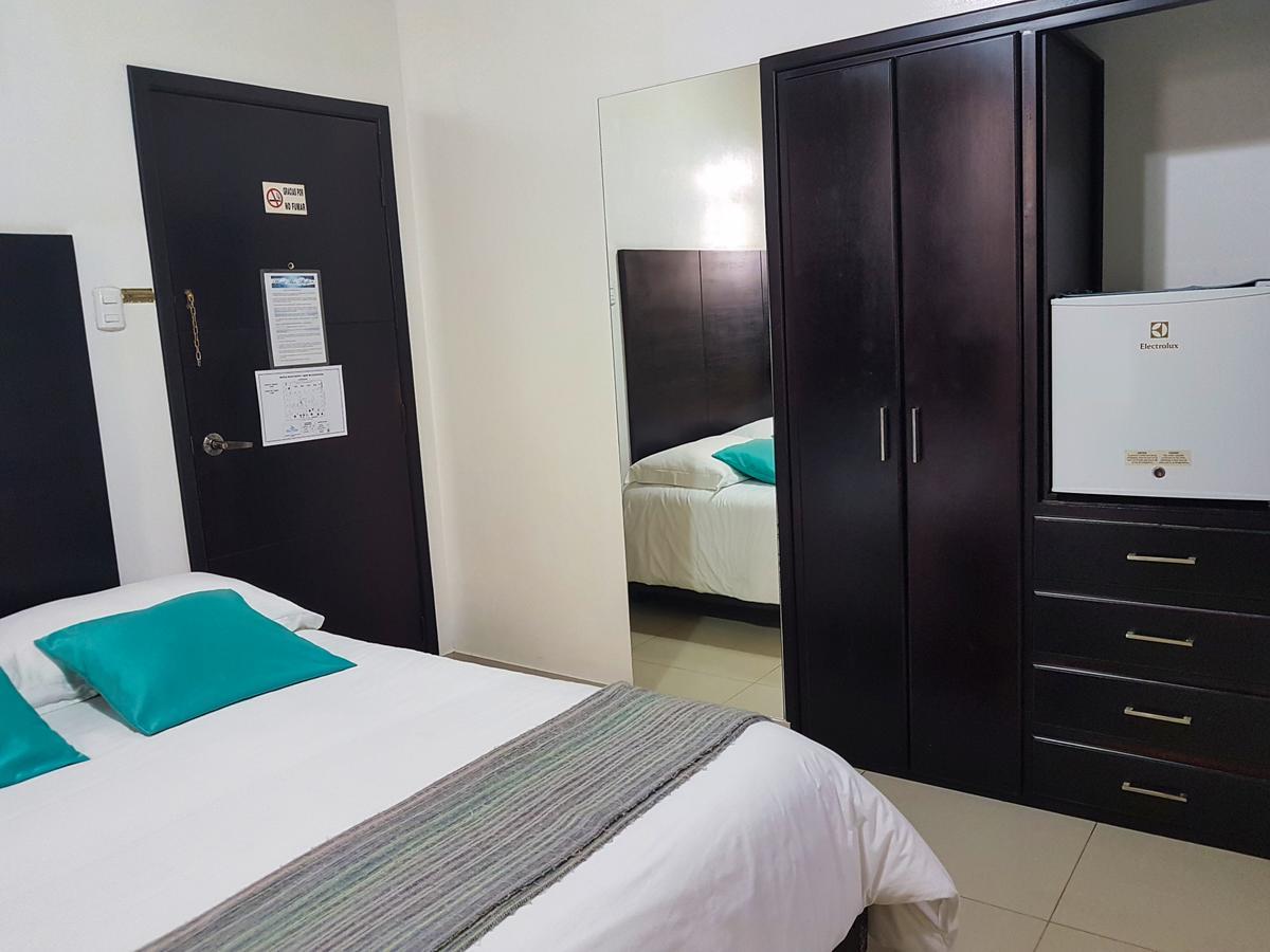 Hostal Blue Pacific Manta Eksteriør bilde